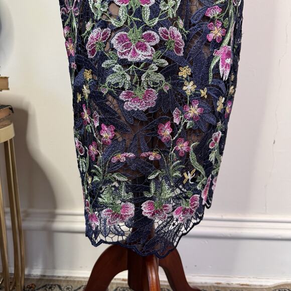 NWT Marchesa Notte Sheath Dress Alexis Floral Embroidered Size 6 Formal Romantic - Picture 6 of 16